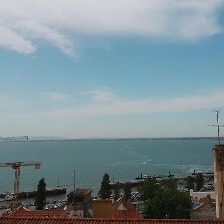 Historical Center Alfama - Stunning River Views Lisbon Bagian luar foto